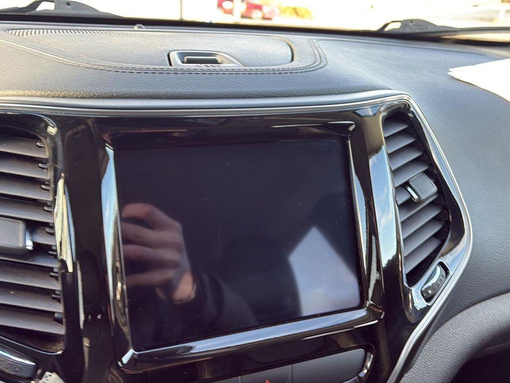 used 2019 Jeep Cherokee car, priced at $17,991