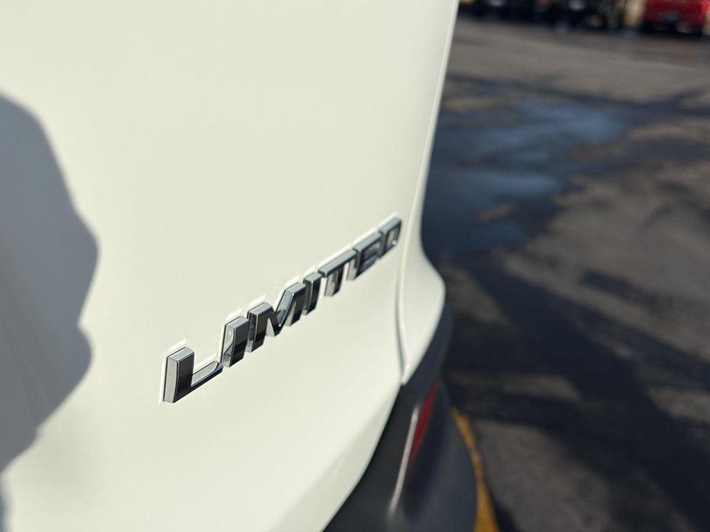 used 2019 Jeep Cherokee car, priced at $17,991