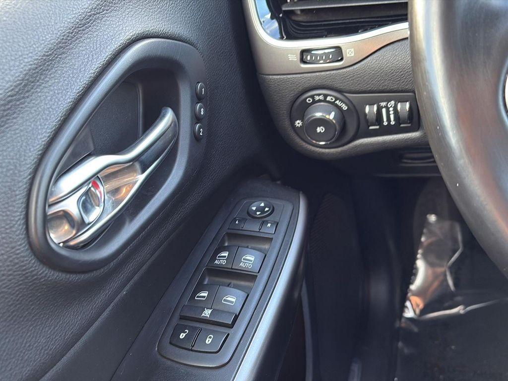 used 2019 Jeep Cherokee car, priced at $17,991