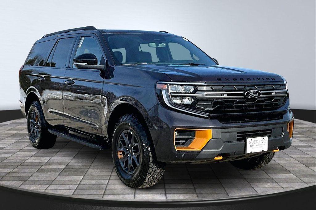 new 2025 Ford Expedition car, priced at $82,498