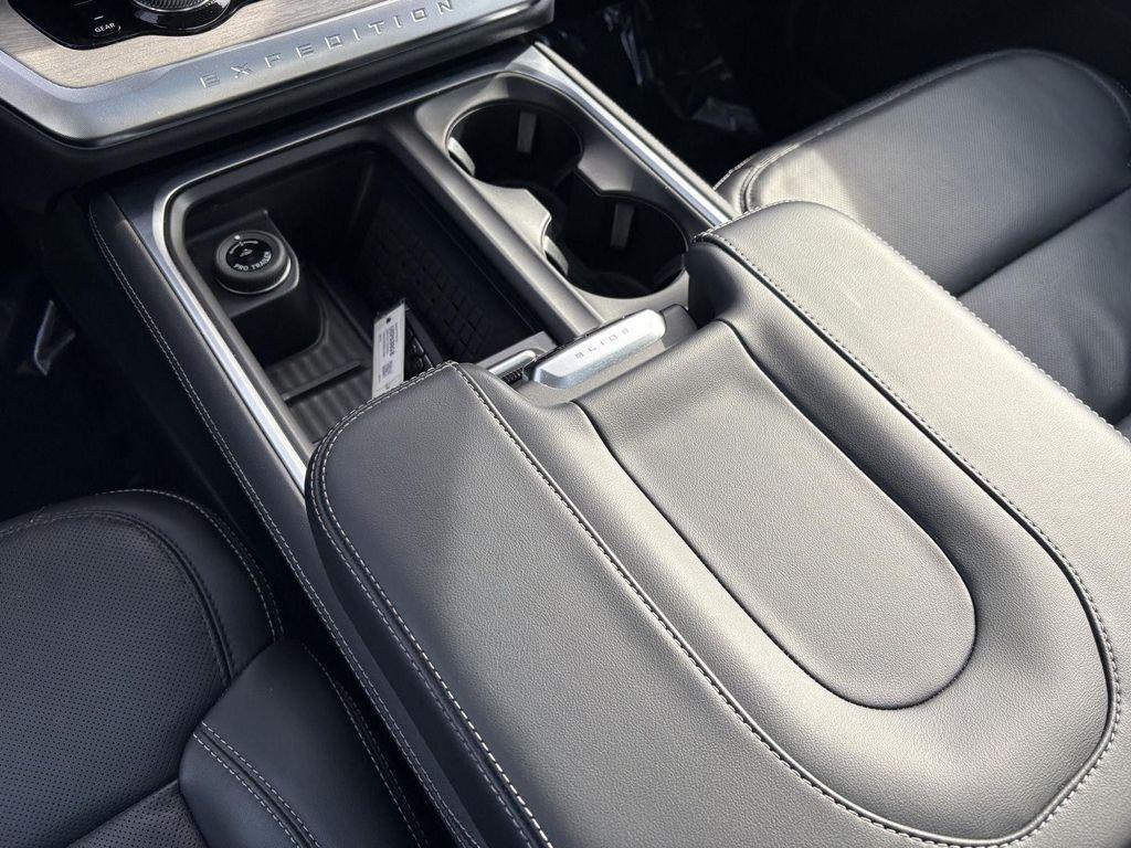 used 2025 Ford Expedition car, priced at $67,991