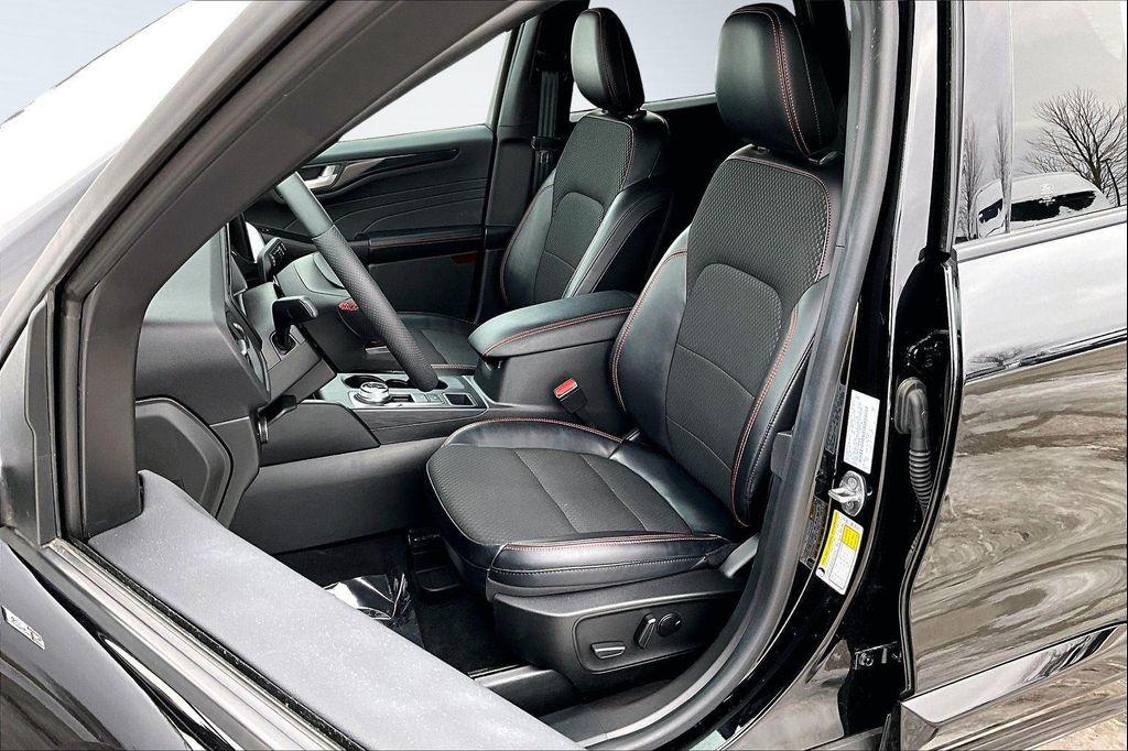 used 2023 Ford Escape car, priced at $26,991