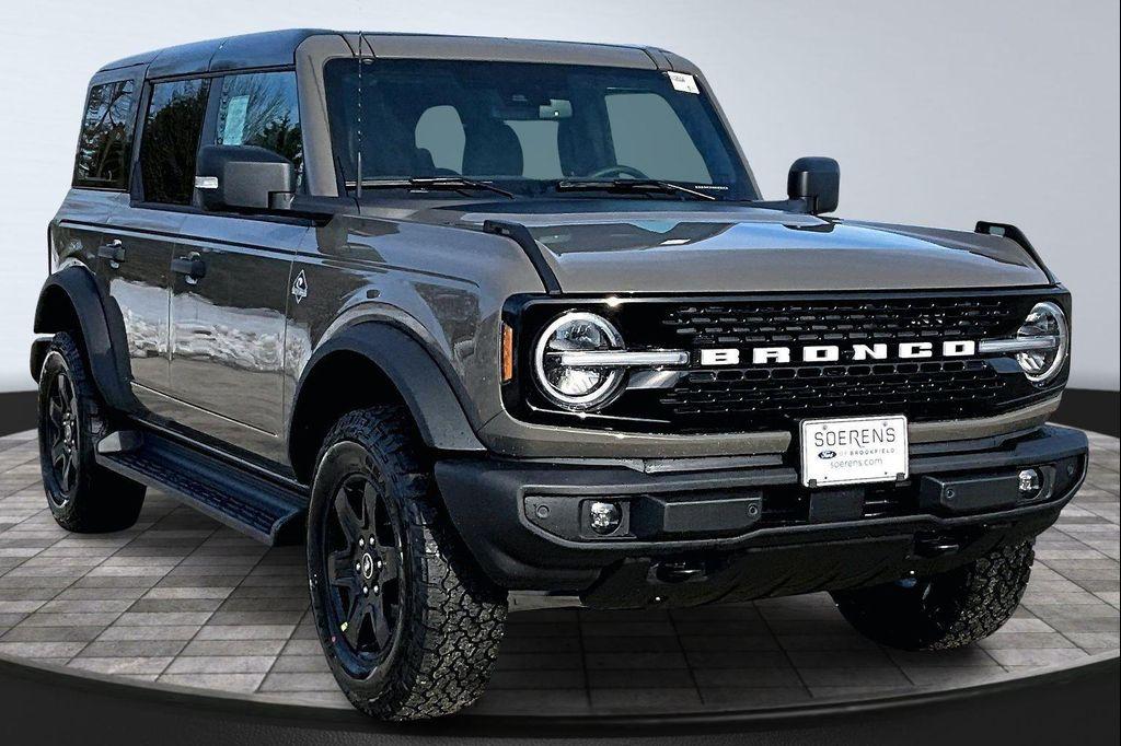 new 2025 Ford Bronco car, priced at $52,654