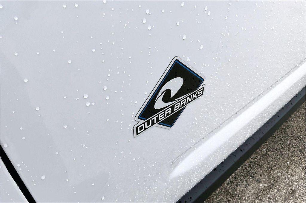 new 2025 Ford Bronco Sport car, priced at $37,359