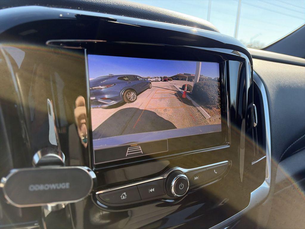 used 2023 Chevrolet Traverse car, priced at $25,100