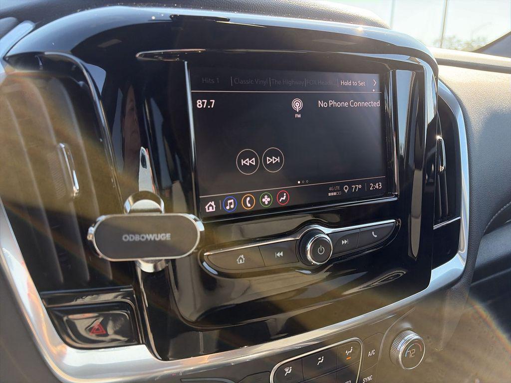 used 2023 Chevrolet Traverse car, priced at $25,100