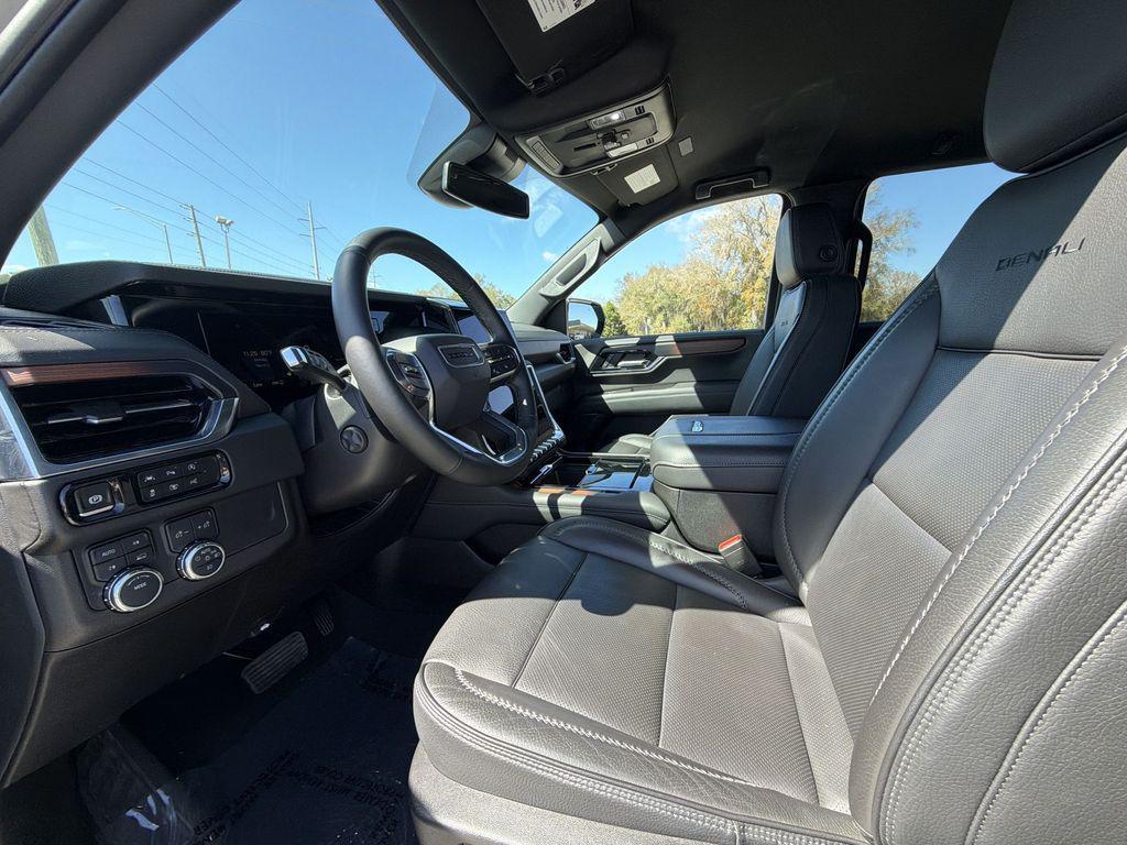 used 2025 GMC Yukon car, priced at $67,300