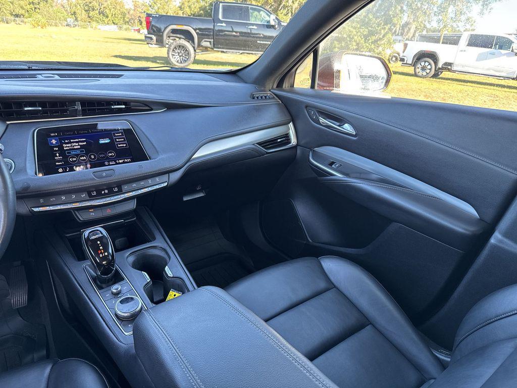 used 2020 Cadillac XT4 car, priced at $11,997