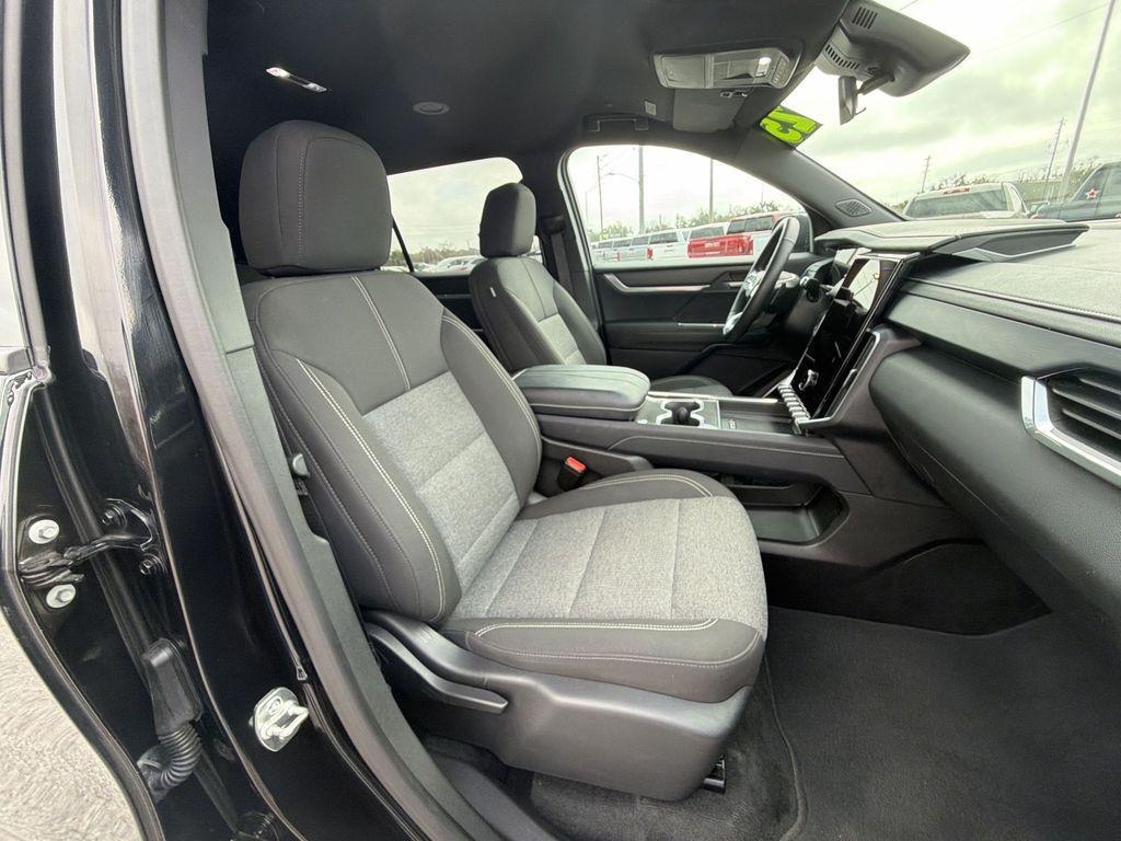 used 2025 GMC Acadia car, priced at $31,217