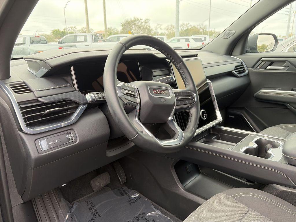 used 2025 GMC Acadia car, priced at $31,217