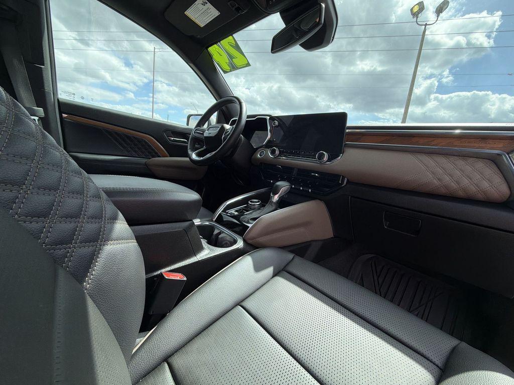 used 2024 GMC Canyon car, priced at $42,987