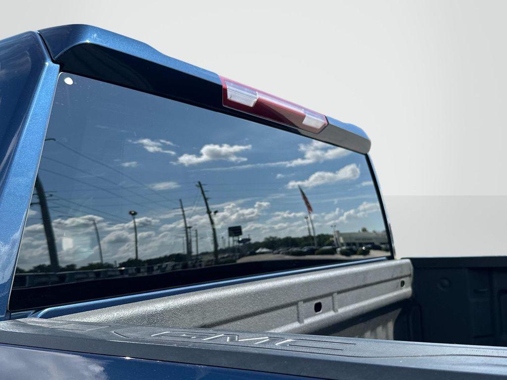 used 2022 GMC Sierra 1500 car, priced at $32,383