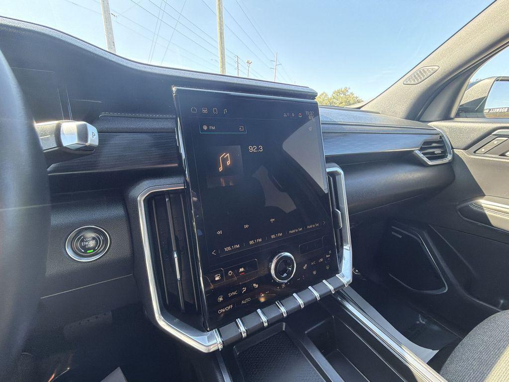 used 2025 GMC Acadia car, priced at $31,000