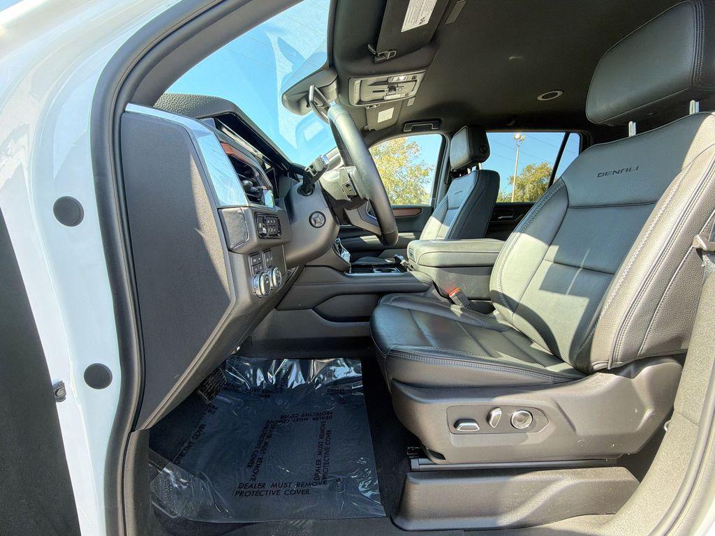 used 2025 GMC Yukon car, priced at $67,800