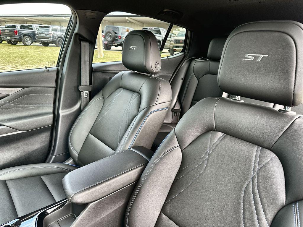 new 2026 Buick Envista car, priced at $27,635