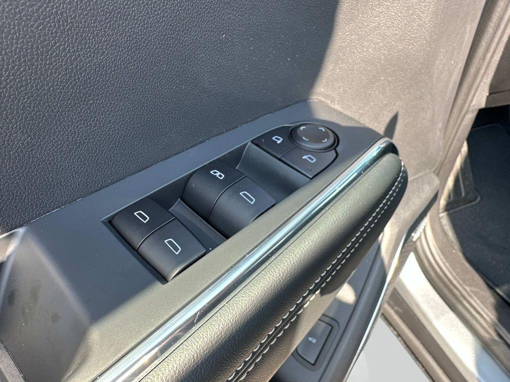 new 2025 GMC Acadia car, priced at $45,563