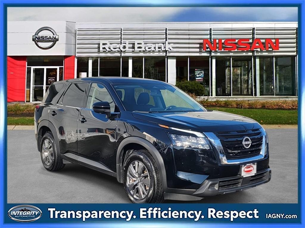 used 2025 Nissan Pathfinder car, priced at $31,294