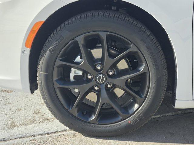 new 2026 Chrysler Pacifica car, priced at $43,375