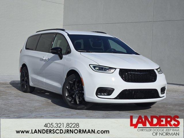 new 2026 Chrysler Pacifica car, priced at $44,375