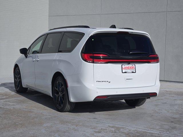new 2026 Chrysler Pacifica car, priced at $43,375