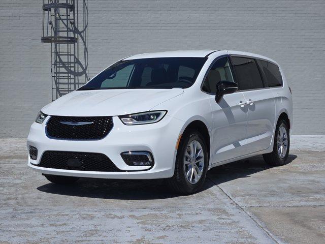 new 2026 Chrysler Pacifica car, priced at $45,280