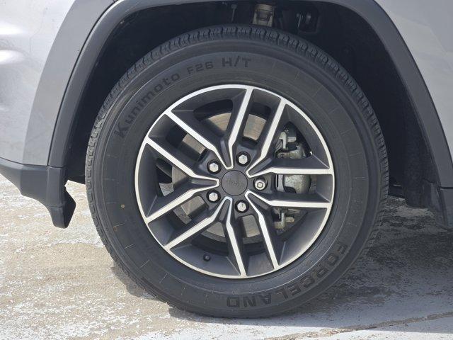 used 2020 Jeep Grand Cherokee car, priced at $19,519