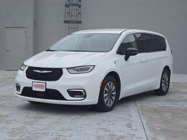 used 2024 Chrysler Pacifica car, priced at $27,900