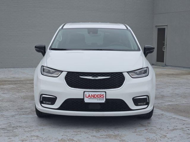 used 2024 Chrysler Pacifica car, priced at $27,900