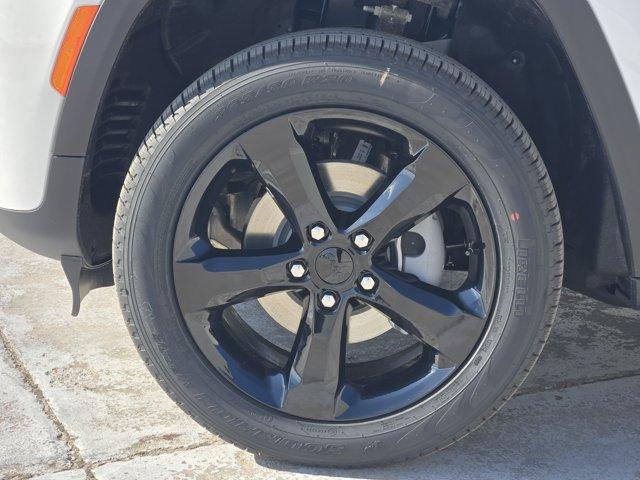 new 2026 Jeep Grand Cherokee car, priced at $48,980