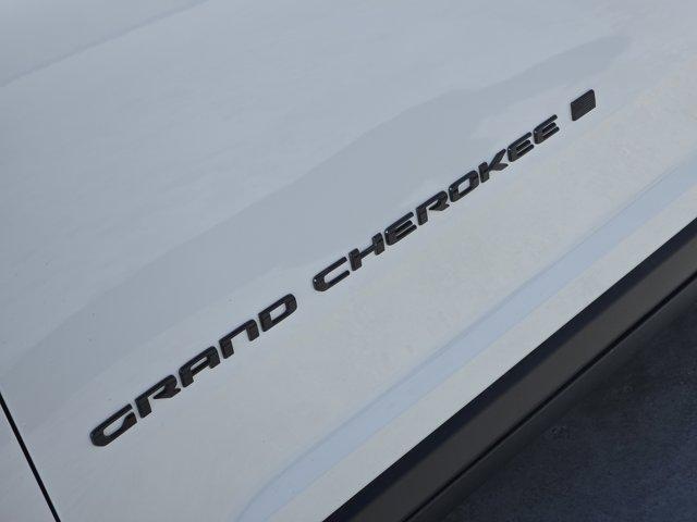 new 2026 Jeep Grand Cherokee car, priced at $48,980