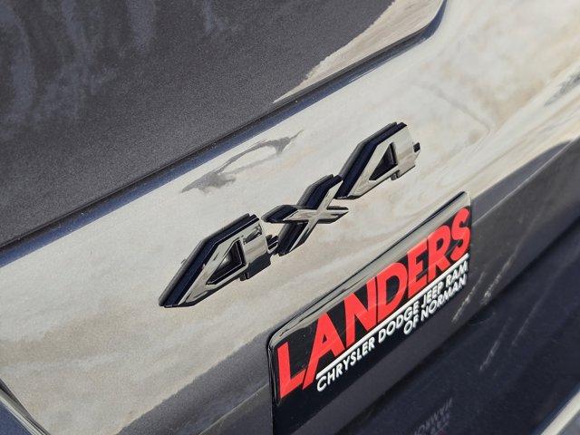 new 2025 Jeep Grand Cherokee car, priced at $38,875