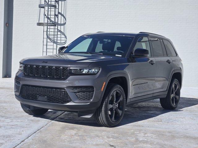 new 2025 Jeep Grand Cherokee car, priced at $38,875