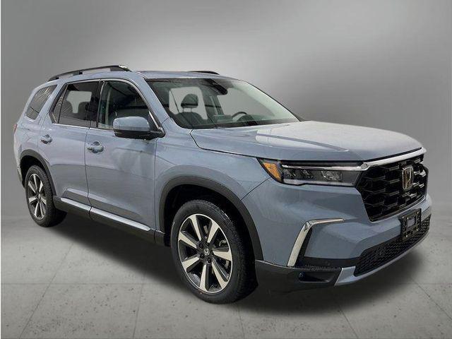 new 2025 Honda Pilot car, priced at $51,550