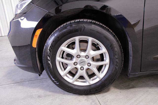 used 2024 Chrysler Pacifica car, priced at $25,994