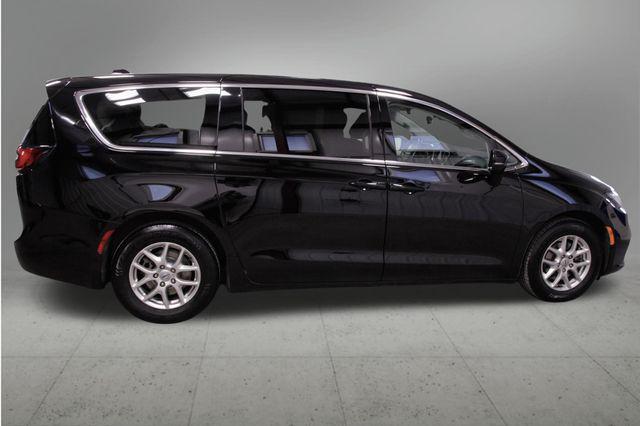 used 2024 Chrysler Pacifica car, priced at $25,994