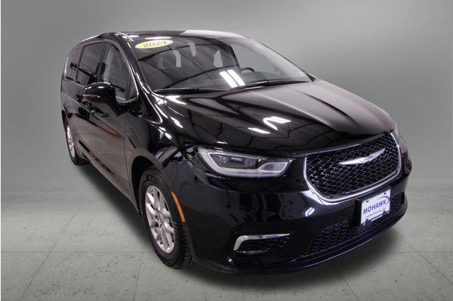 used 2024 Chrysler Pacifica car, priced at $25,994