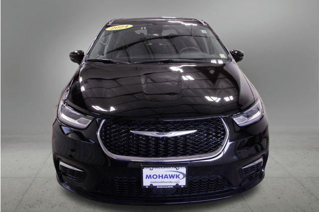used 2024 Chrysler Pacifica car, priced at $25,994