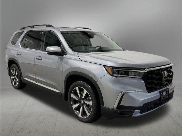 new 2025 Honda Pilot car, priced at $51,095
