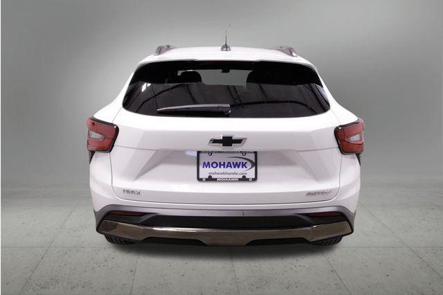 used 2024 Chevrolet Trax car, priced at $21,621