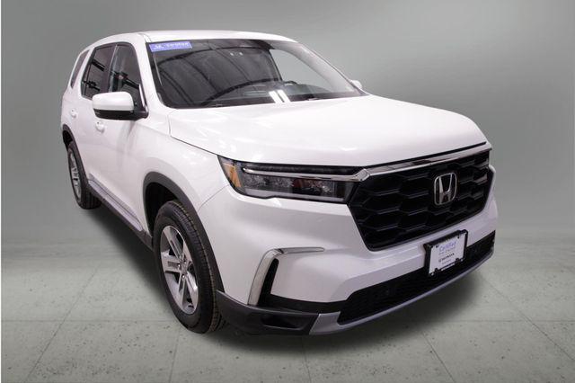used 2023 Honda Pilot car, priced at $37,140