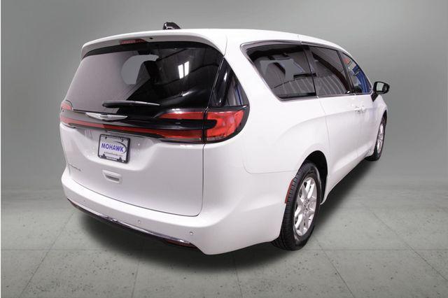 used 2024 Chrysler Pacifica car, priced at $23,995