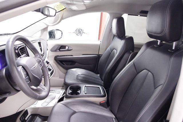 used 2024 Chrysler Pacifica car, priced at $23,995