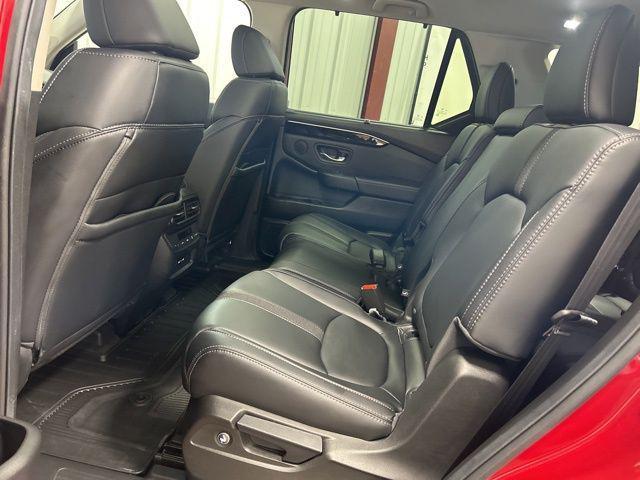 used 2025 Honda Pilot car, priced at $46,205