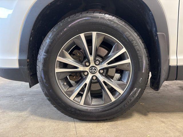 used 2019 Toyota Highlander car, priced at $22,892