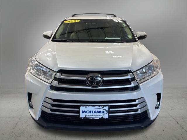 used 2019 Toyota Highlander car, priced at $22,892