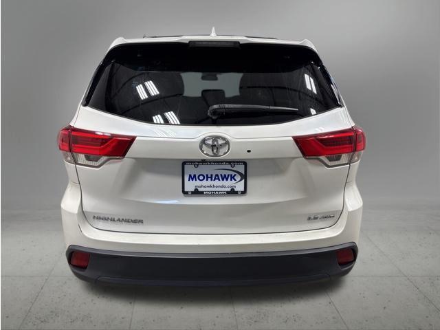 used 2019 Toyota Highlander car, priced at $22,892