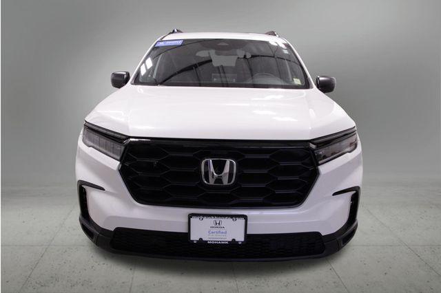 used 2025 Honda Pilot car, priced at $39,599