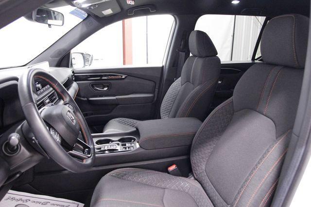 used 2025 Honda Pilot car, priced at $39,599