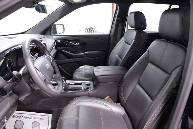 used 2022 Chevrolet Traverse car, priced at $27,786