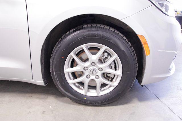 used 2024 Chrysler Pacifica car, priced at $28,000